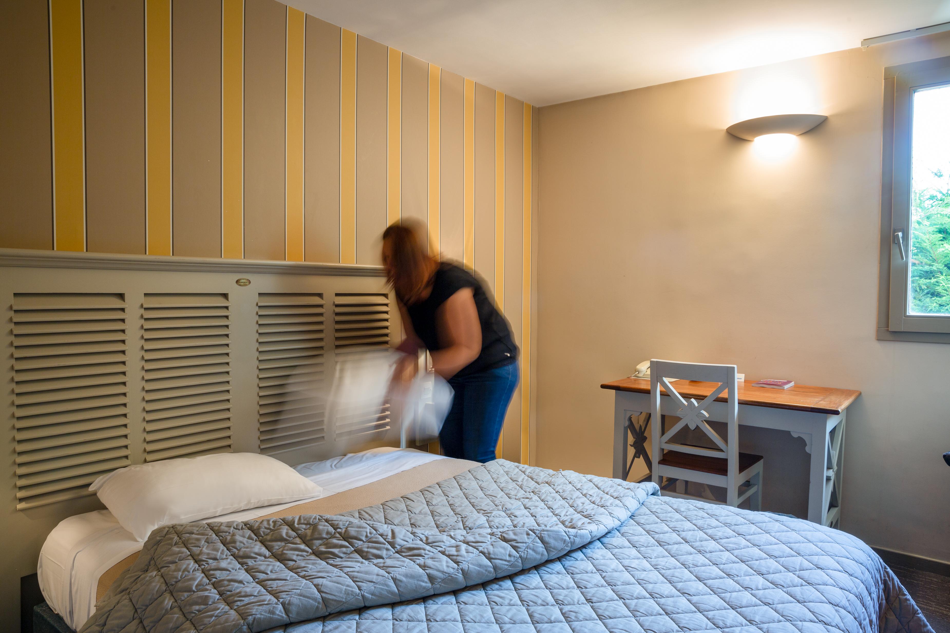 The Originals City, Le Cottage Hotel, Bruay La Buissiere Bagian luar foto