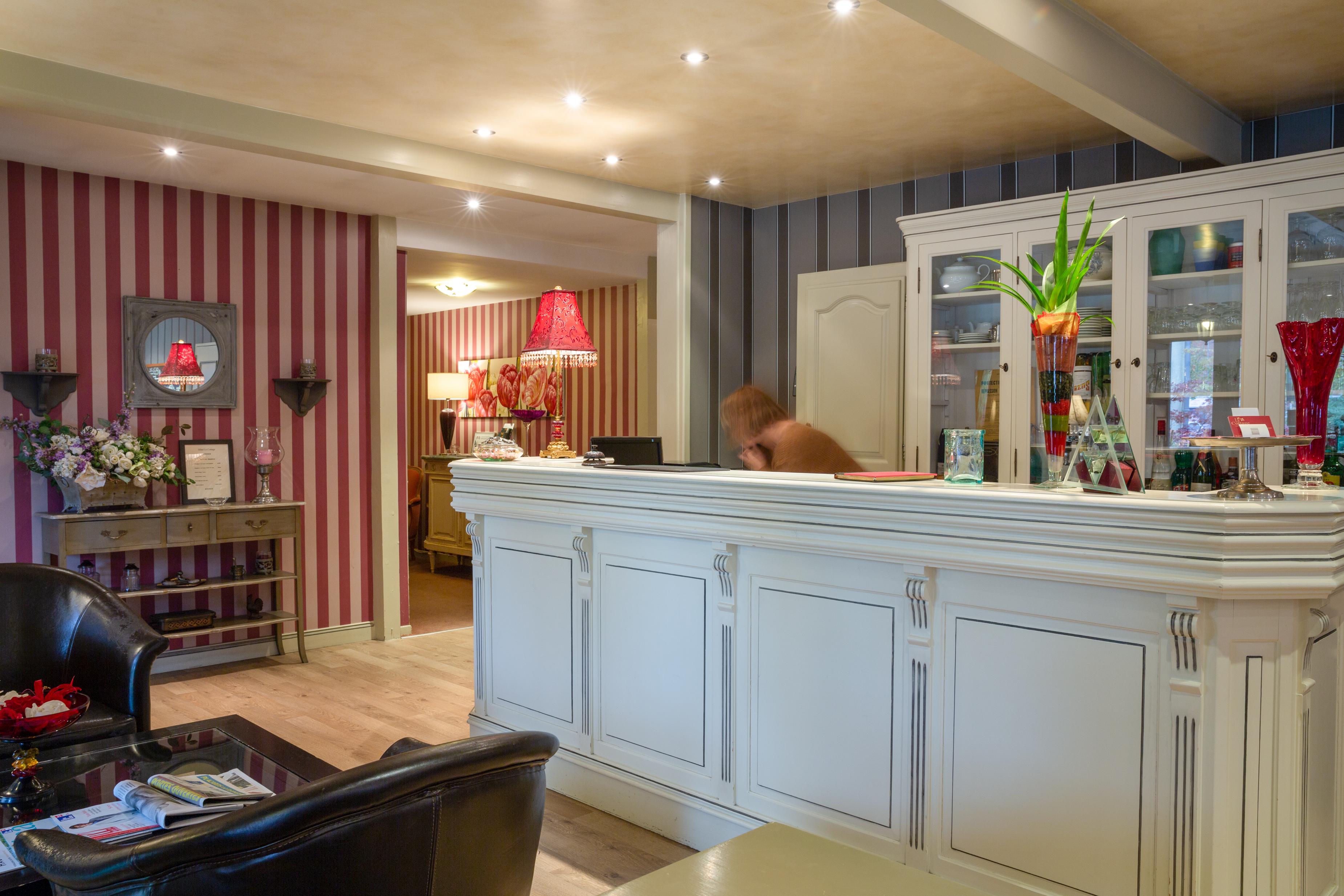 The Originals City, Le Cottage Hotel, Bruay La Buissiere Bagian luar foto
