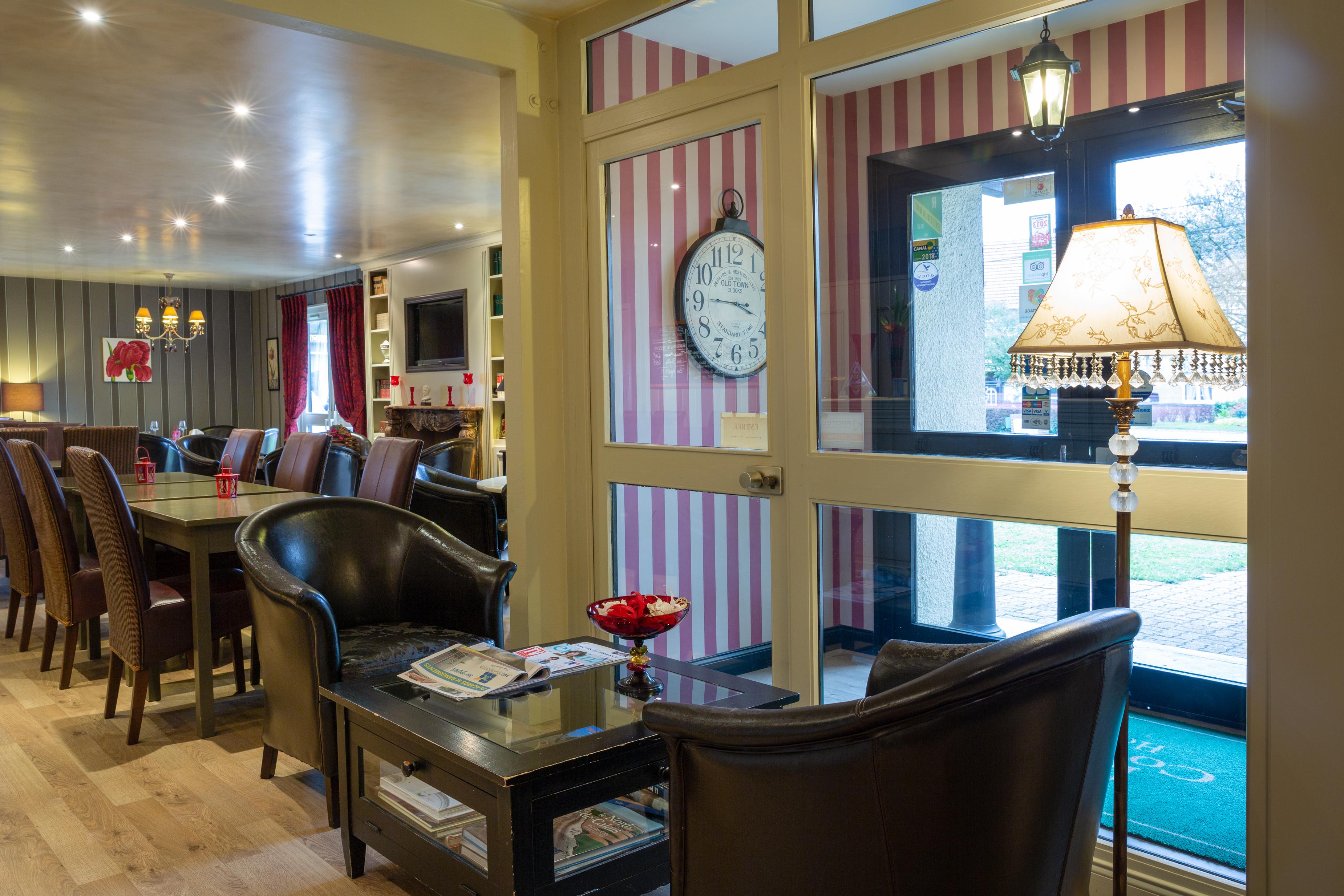 The Originals City, Le Cottage Hotel, Bruay La Buissiere Bagian luar foto