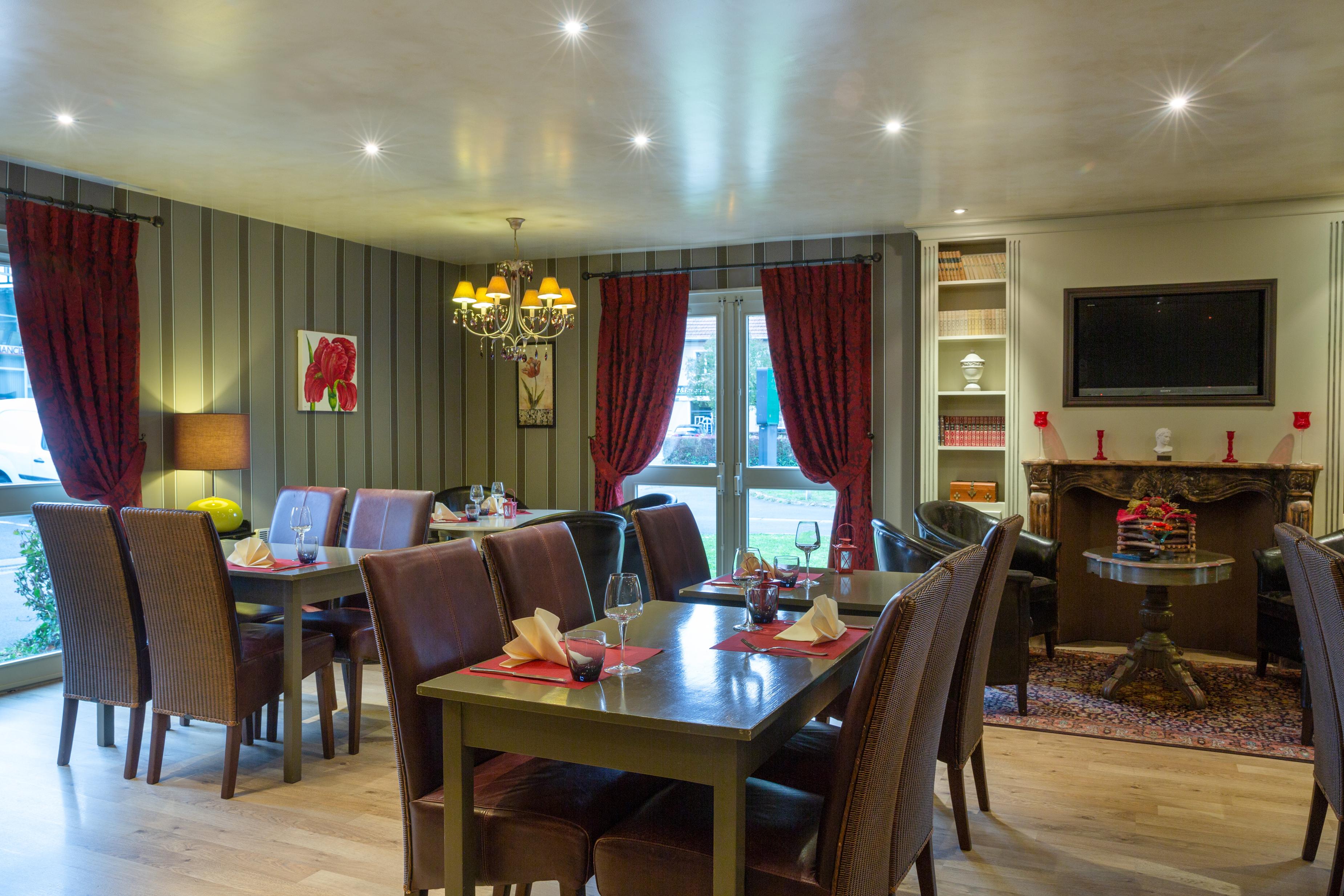 The Originals City, Le Cottage Hotel, Bruay La Buissiere Bagian luar foto
