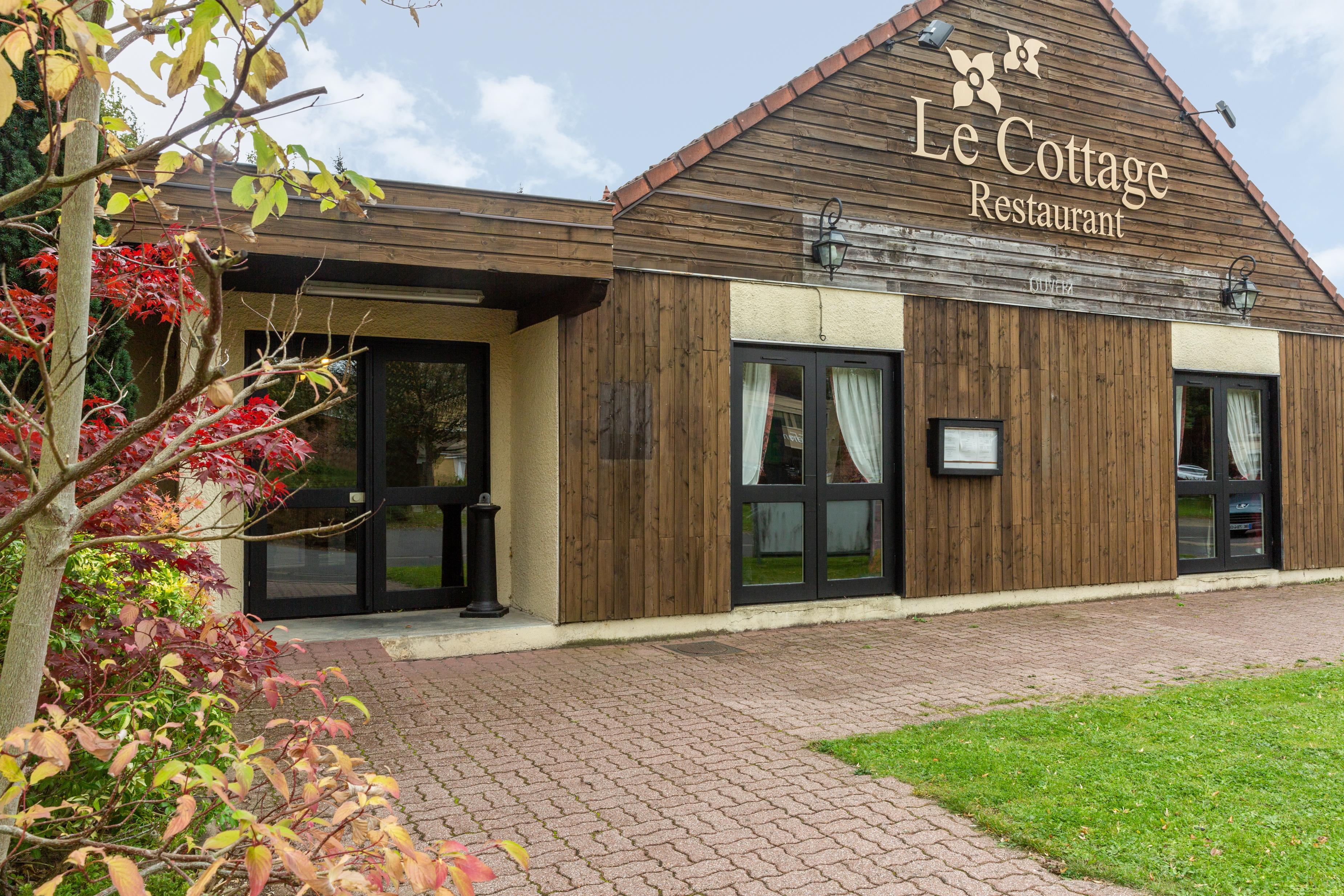 The Originals City, Le Cottage Hotel, Bruay La Buissiere Bagian luar foto