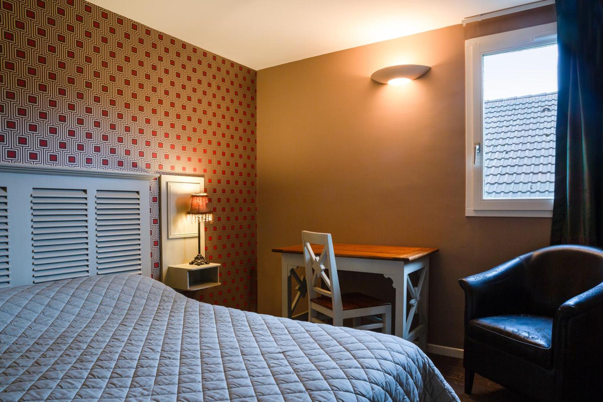 The Originals City, Le Cottage Hotel, Bruay La Buissiere Bagian luar foto